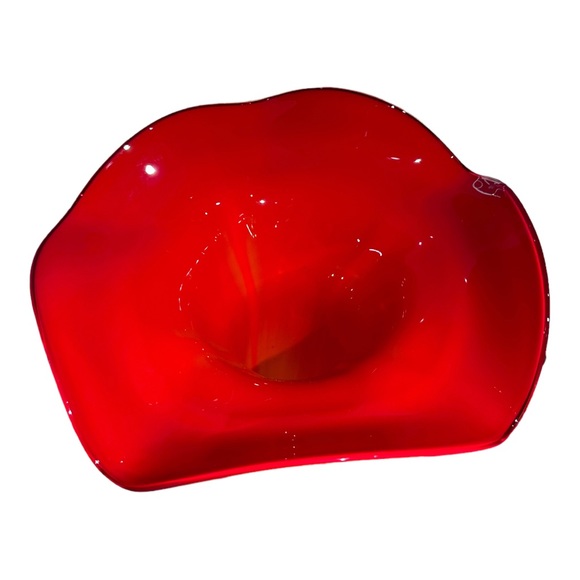 Red Amaryllis 5 Petal Murano Style Glass Cased 14.5” Vase - Picture 2 of 9